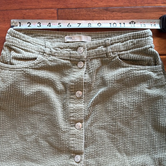Zara Z1975 Denim Sage Green Size Medium Corduroy Button Mini Skirt A-Line - Picture 3 of 5